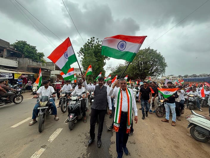 અમદાવાદમાં તિરંગા યાત્રામાં યુવાનો અને ઝેન જી મોટી સંખ્યામાં જોડાયા
