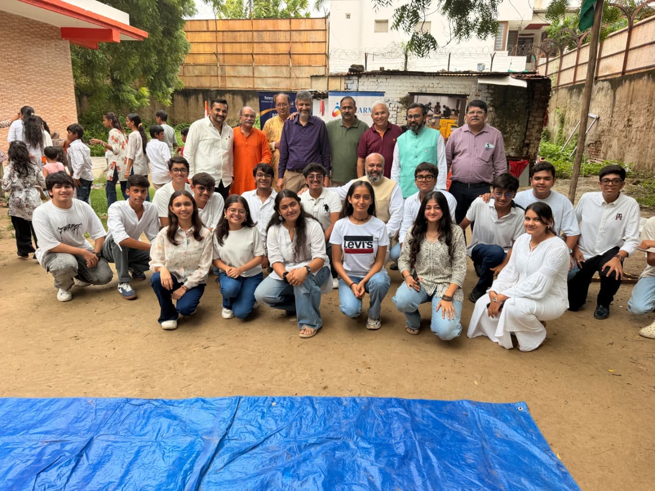 રોટરી ક્લબ ઓફ અમદાવાદ વેસ્ટ અને કર્મા ફાઉન્ડેશન દ્વારા 200 વંચિત બાળકો સાથે 80મા સ્વાતંત્ર્ય દિનની વિશેષ ઉજવણી