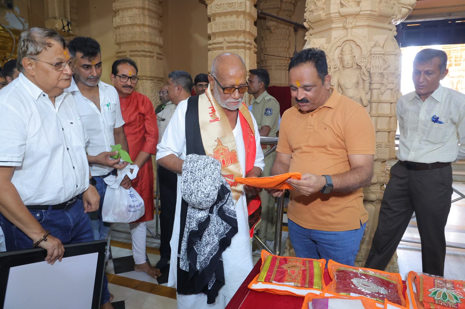 શ્રી સોમનાથ ટ્રસ્ટના મહિલા સશક્તિકરણના અનોખા સેવાયજ્ઞને પૂજ્ય મોરારીબાપુના સાધુવાદ