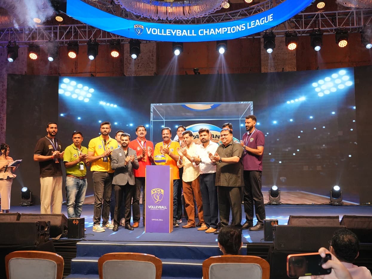 VCL દ્વારા ટ્રોફીનું અનાવરણ, અમદાવાદમાં ખેલાડીઓની શરૂઆતની હરાજી યોજાઈ